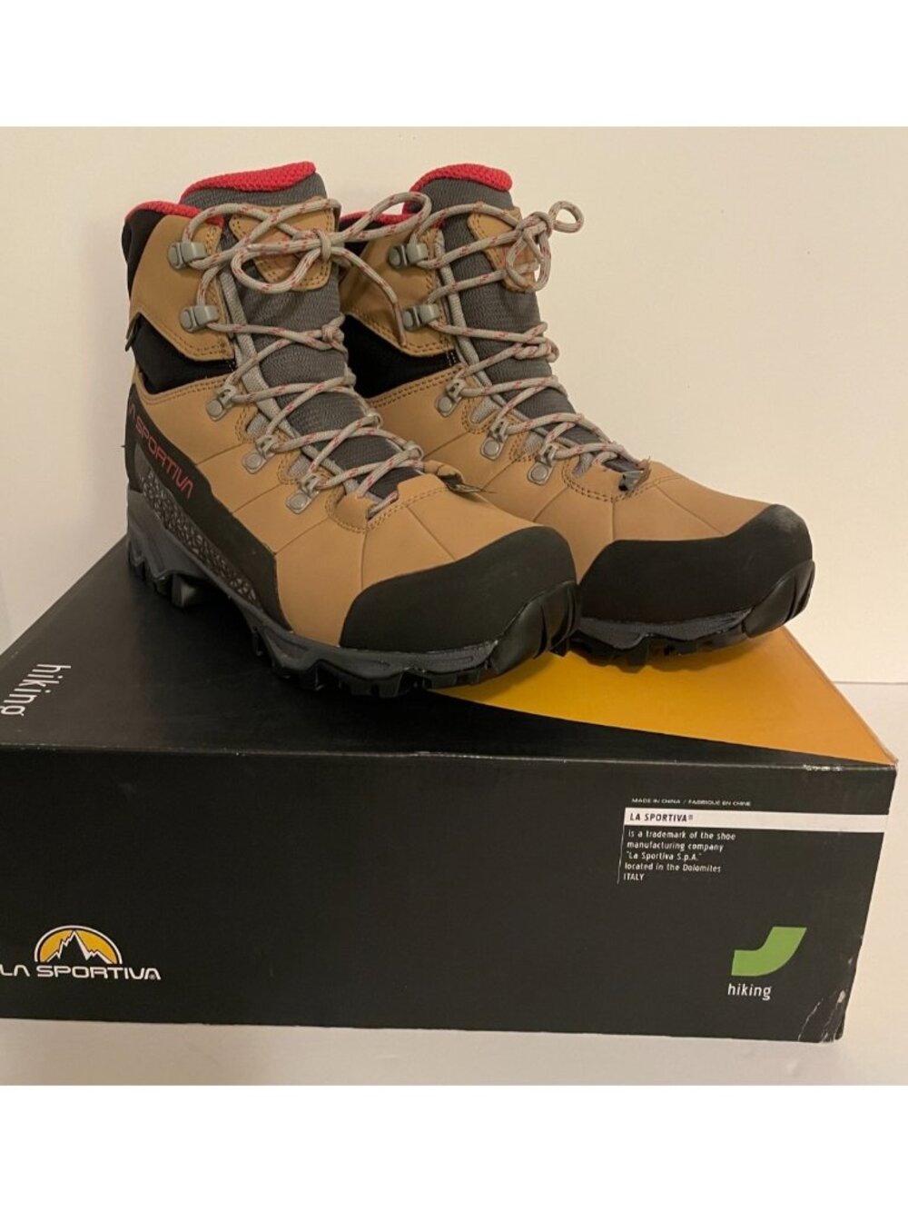 La Sportiva Nucleo High II GTX Women’s Hiking Boots Size 8.5 Wide Goretex - NEW